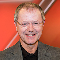 Prof. Dr. Christoph Butterwegge war bis zu seiner Emeritierung im Jahr 2016 Professor für Politik-wissenschaft an der Universität zu Köln.
